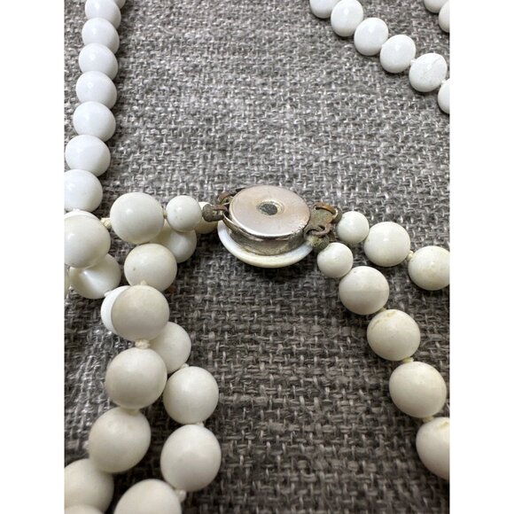 Vintage Japan White Beaded Double Strand Necklace w/ Round Clasp Womens Fashion - Picture 5 of 6